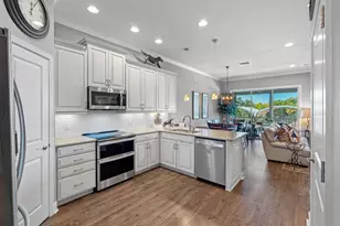 6057 Moorings Dr S, Saint Petersburg, FL 33712 - Photo 9