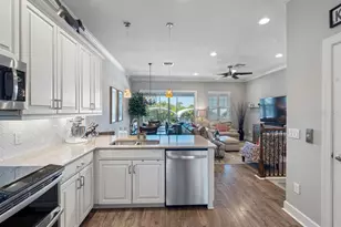 6057 Moorings Dr S, Saint Petersburg, FL 33712 - Photo 11