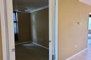 8406 Wethersfield Run, Lakewood Ranch, FL 34202 - Photo 9