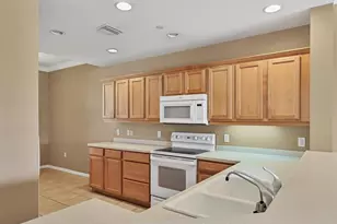 8406 Wethersfield Run, Lakewood Ranch, FL 34202 - Photo 19
