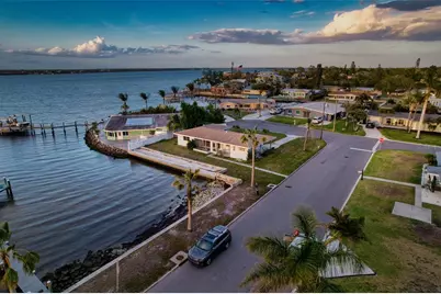 210 21st Street NE, Bradenton, FL 34208 - Photo 13