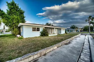 210 21st St NE, Bradenton, FL 34208 - Photo 17
