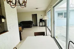 210 21st St NE, Bradenton, FL 34208 - Photo 11
