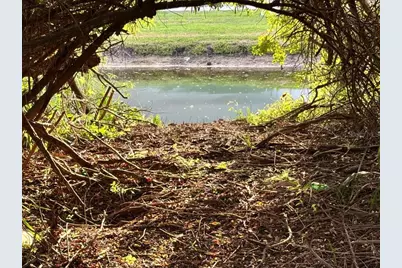 11521 Southern Creek Drive, Gibsonton, FL 33534 - Photo 7