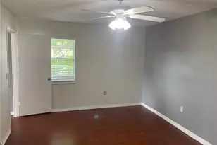 3535 59th Ave W, Bradenton, FL 34210 - Photo 9