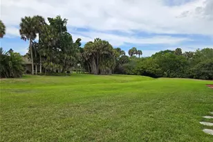 2974 Captiva Gardens Dr, Sarasota, FL 34231 - Photo 17
