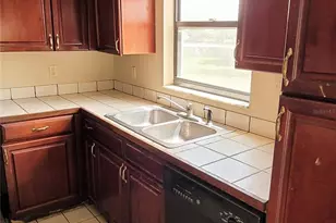 1005 Greystone Ln, Sarasota, FL 34232 - Photo 11