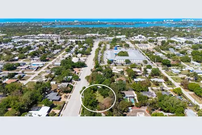 4717 Crystal Avenue, Sarasota, FL 34231 - Photo 11