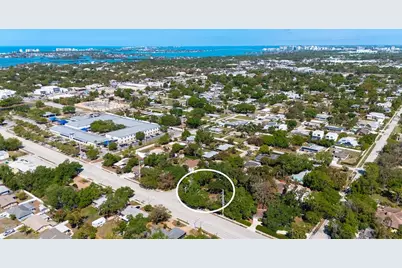 4717 Crystal Avenue, Sarasota, FL 34231 - Photo 13