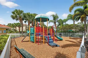 3736 82nd Ave Cir E, Sarasota, FL 34243 - Photo 31