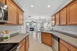 3736 82nd Ave Cir E, Sarasota, FL 34243 - Photo 11