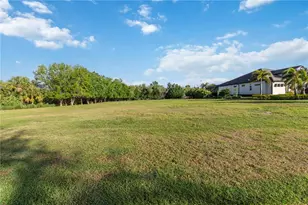 3433 Founders Club Dr, Sarasota, FL 34240 - Photo 5