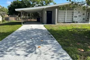 3707 Schwalbe Dr, Sarasota, FL 34235 - Photo 5