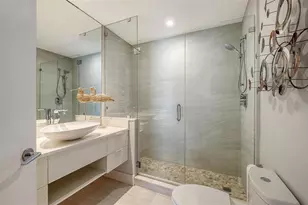 415 L Ambiance Dr, Longboat Key, FL 34228 - Photo 39