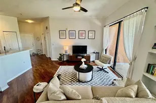 8319 38th St Cir E, Sarasota, FL 34243 - Photo 9