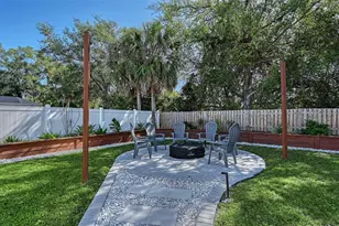 2306 29th Ave E, Palmetto, FL 34221 - Photo 3