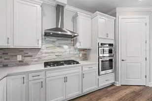 17907 Eastbrook Ter, Bradenton, FL 34202 - Photo 9