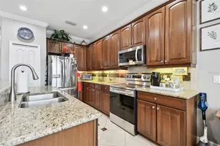 5056 Lakehurst Ct, Palmetto, FL 34221 - Photo 13