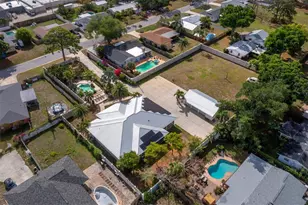 5618 Britannia Dr, Sarasota, FL 34231 - Photo 59