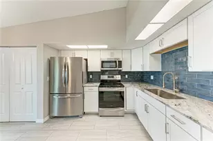 4110 39th Ave W, Bradenton, FL 34205 - Photo 17