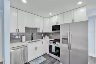 445 63rd St, Holmes Beach, FL 34217 - Photo 3