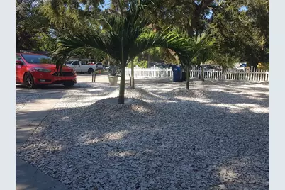 311 58th Avenue E, Bradenton, FL 34203 - Photo 9