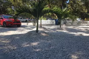 311 58th Ave E, Bradenton, FL 34203 - Photo 9