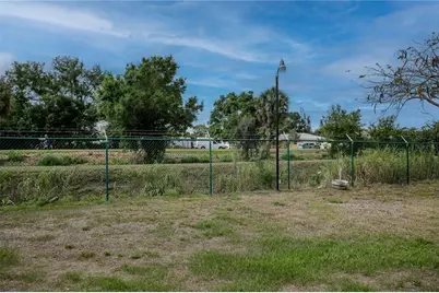 3208 Oakwood Boulevard S, Sarasota, FL 34237 - Photo 43