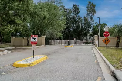 3208 Oakwood Boulevard S, Sarasota, FL 34237 - Photo 57