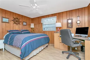 3208 Oakwood Blvd S, Sarasota, FL 34237 - Photo 7