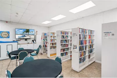 3208 Oakwood Boulevard S, Sarasota, FL 34237 - Photo 55