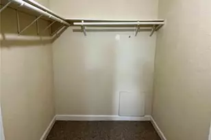 2650 Coconut Bay Ln Ln, Sarasota, FL 34237 - Photo 7