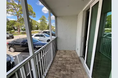 2650 Coconut Bay Ln Lane #518 (1i), Sarasota, FL 34237 - Photo 5