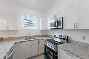 520 12th Ave W, Bradenton, FL 34205 - Photo 9