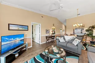 9610 Club S Cir, Sarasota, FL 34238 - Photo 5