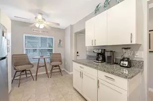 9630 Club S Cir, Sarasota, FL 34238 - Photo 9