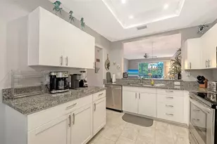 9630 Club S Cir, Sarasota, FL 34238 - Photo 7