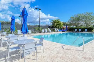 9630 Club S Cir, Sarasota, FL 34238 - Photo 53