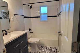 5308 6th St E, Bradenton, FL 34203 - Photo 9