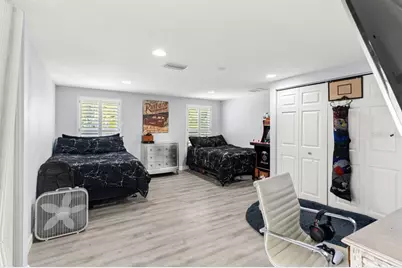 765 Siesta Key Circle, Sarasota, FL 34242 - Photo 17