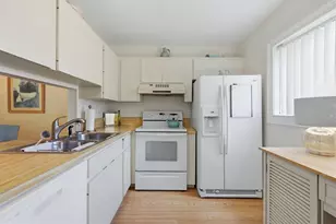 5765 Gardens Dr, Sarasota, FL 34243 - Photo 17