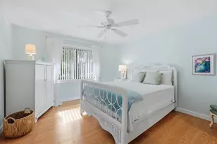 5765 Gardens Dr, Sarasota, FL 34243 - Photo 19