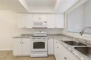 3569 Bee Ridge, Sarasota, FL 34239 - Photo 13