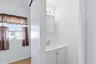 5236 Kenwood Ave, Sarasota, FL 34234 - Photo 19