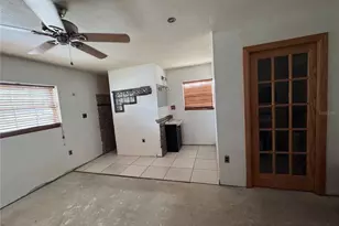 3050 8th St, Sarasota, FL 34237 - Photo 9