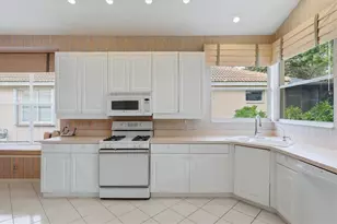 6505 Berkshire Pl, University Park, FL 34201 - Photo 9