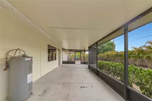 2529 Golden Poinciana Pl, Sarasota, FL 34232 - Photo 23