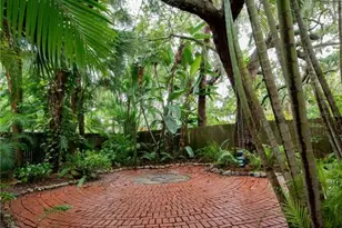 1631 Bonita Ln, Sarasota, FL 34239 - Photo 9