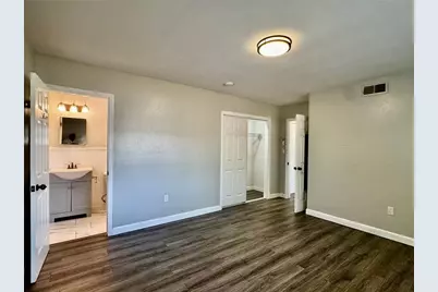 2624 Sunnybrook Drive, Sarasota, FL 34239 - Photo 9