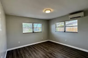 2624 Sunnybrook Dr, Sarasota, FL 34239 - Photo 11